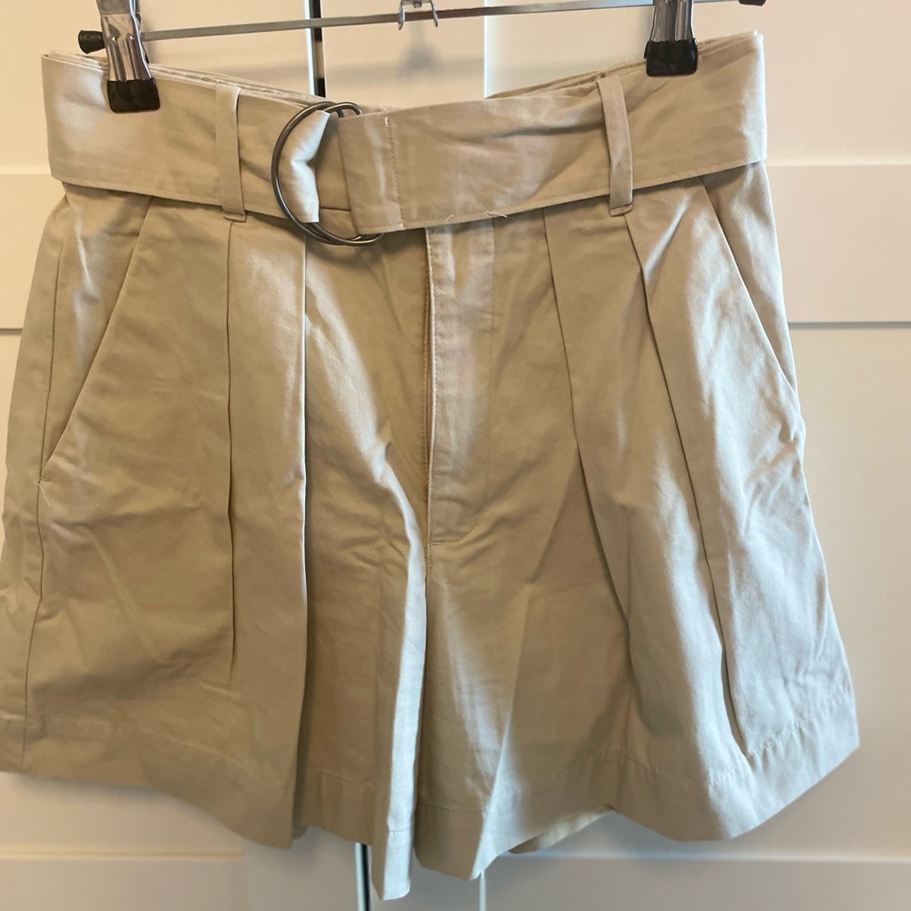 Abercrombie and Fitch pleated short